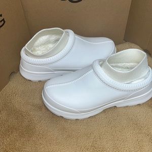 UGG TASMAN X